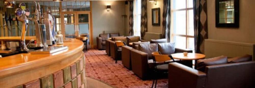 

Verona - Glasgow - Castlecary House Hotel
