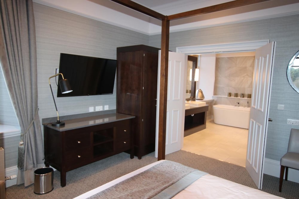 

Milano - Glasgow - Castlecary House Hotel