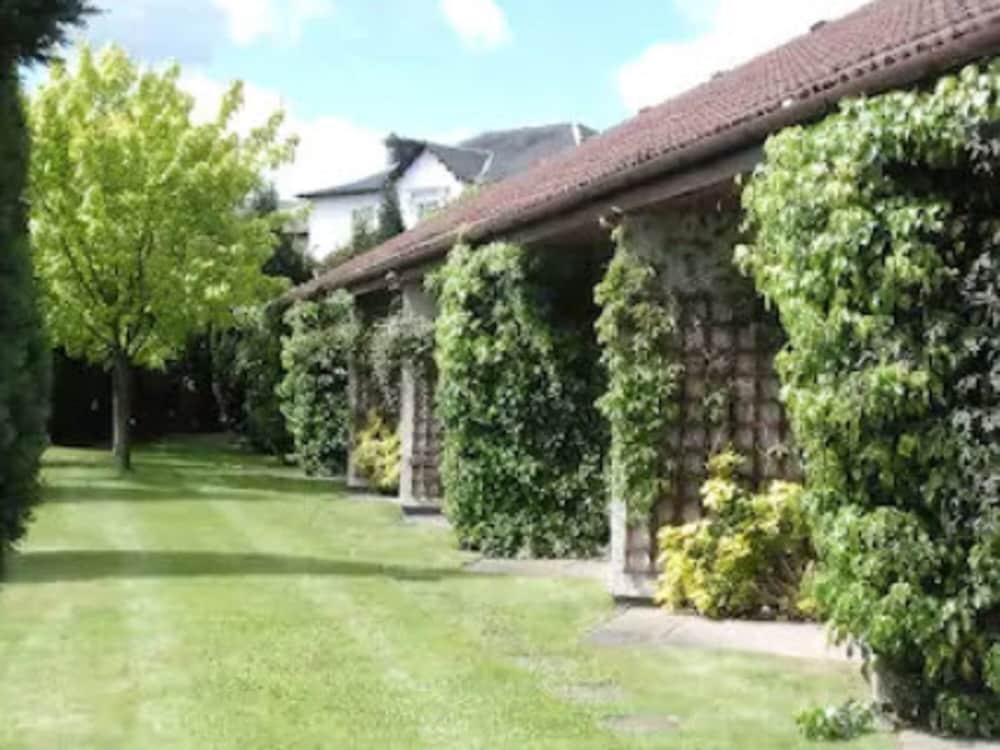 

Roma - Glasgow - Castlecary House Hotel