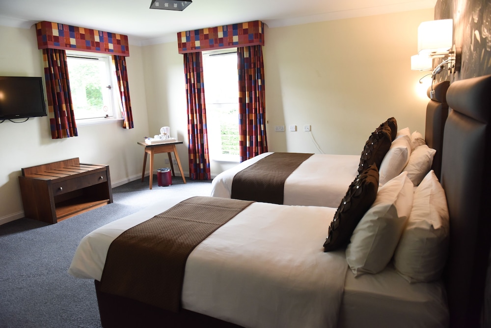 

Bari - Glasgow - Castlecary House Hotel