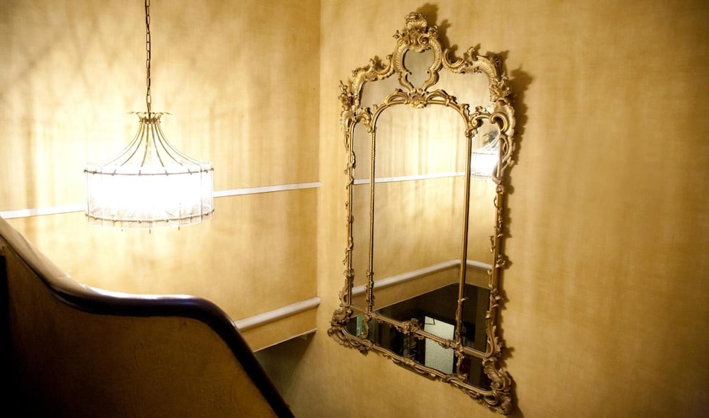

Milano - Glasgow - Castlecary House Hotel
