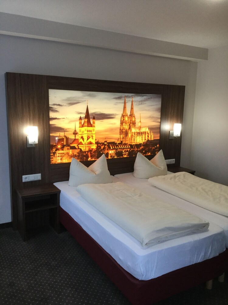 

Milano - Colonia - Hotel Am Freischütz