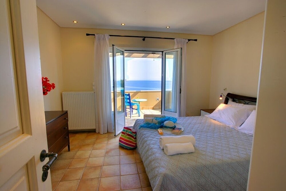 

Trieste - Spartià - Monambeles Villas