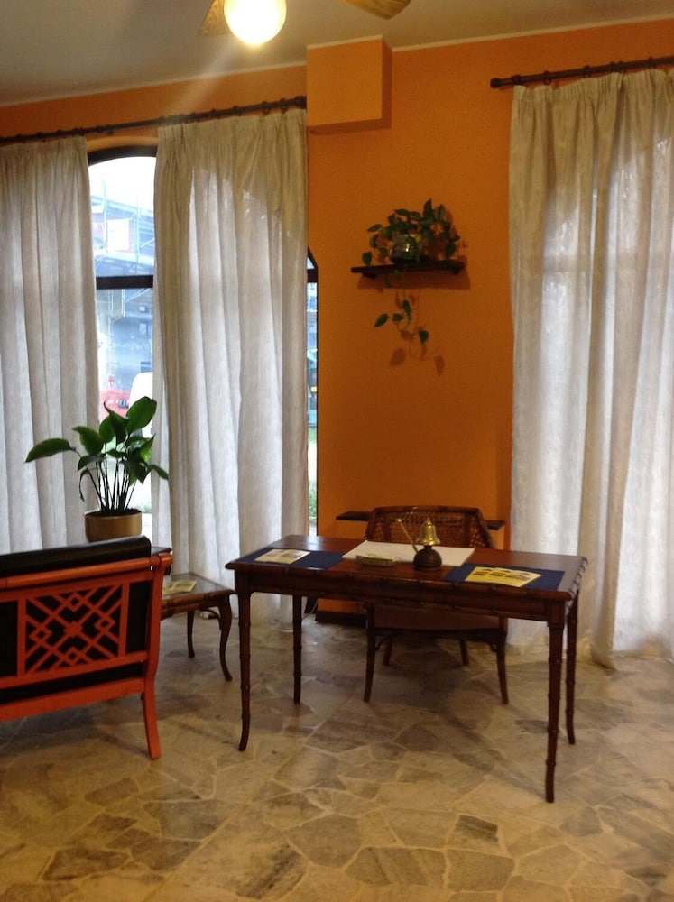 

Bari - Malpensa - Aer Hotel Malpensa