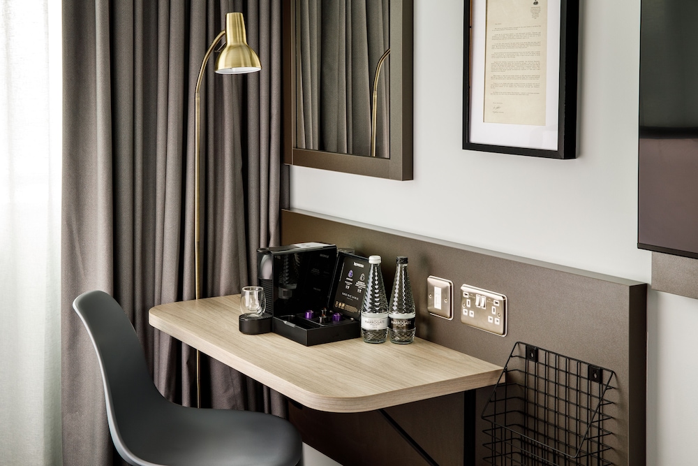 

Milano - Newport, Gwent - Mercure Newport