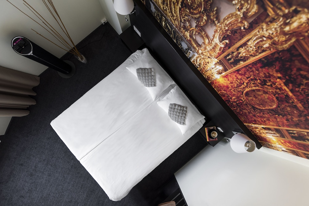 

Milano - Vilnius - Comfort Hotel LT - Rock 'n' Roll Vilnius