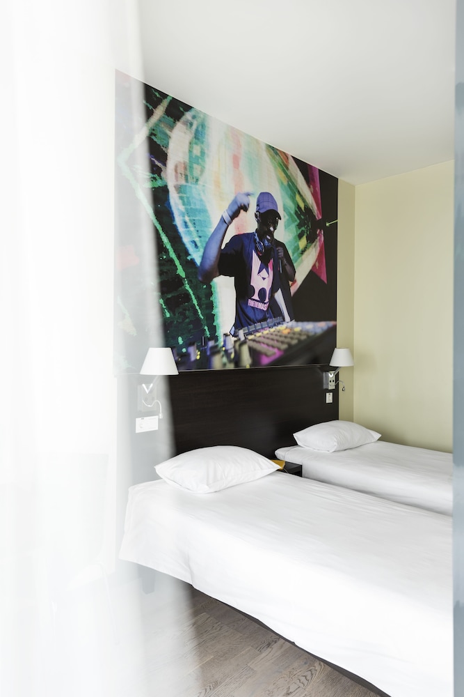 

Palermo - Vilnius - Comfort Hotel LT - Rock 'n' Roll Vilnius