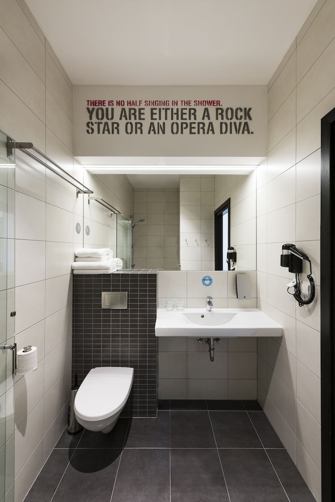 

Roma - Vilnius - Comfort Hotel LT - Rock 'n' Roll Vilnius