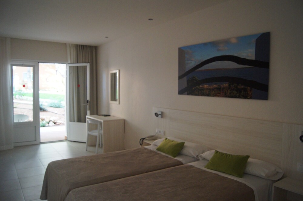

Roma - Es Castell - Hotel Xaloc Playa