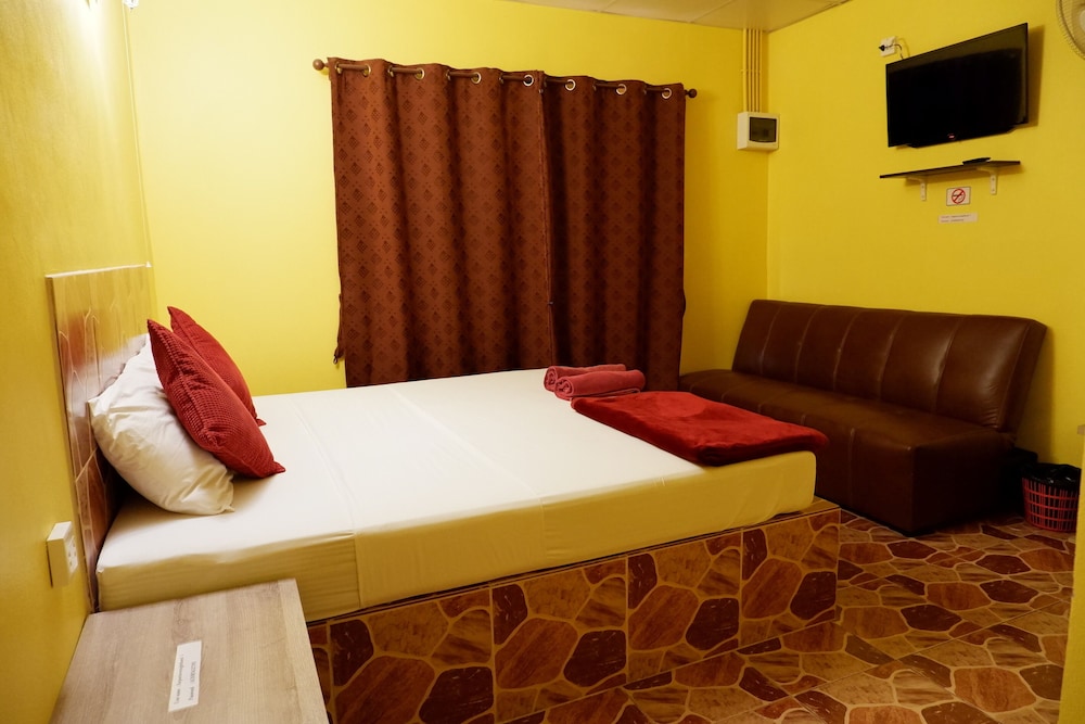 

Firenze - Thalang - Airport Overnight Hotel