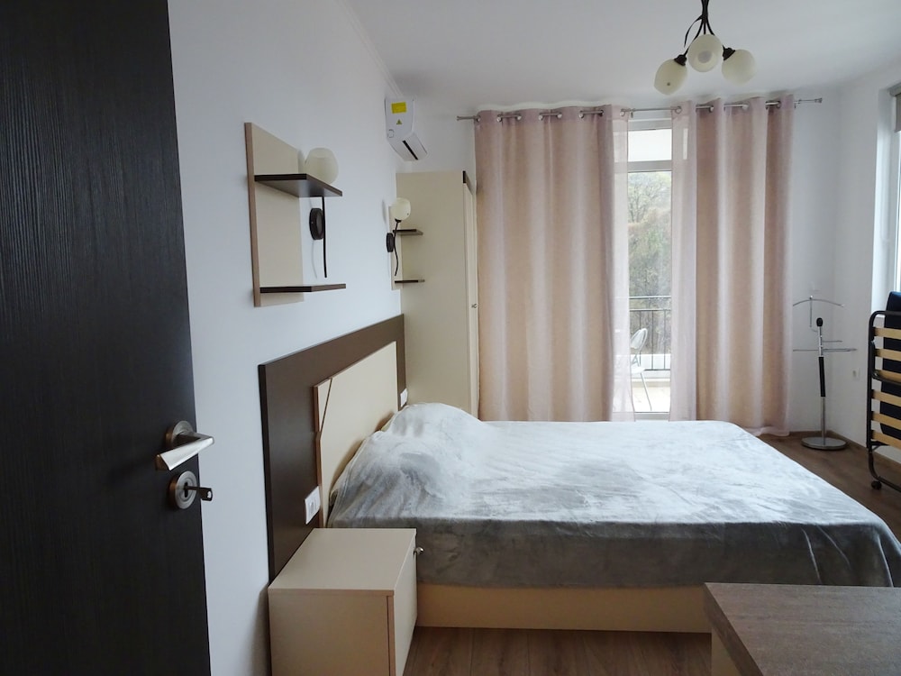 

Milano - Balchik - Hotel Samara with Relax area