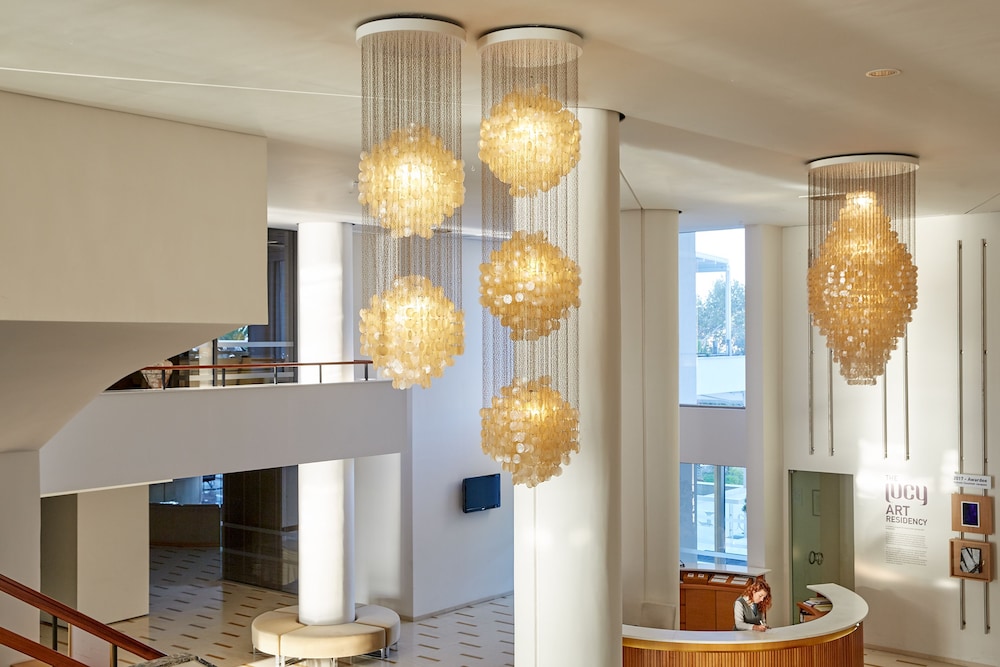 

Venezia - Kavala - Lucy Hotel