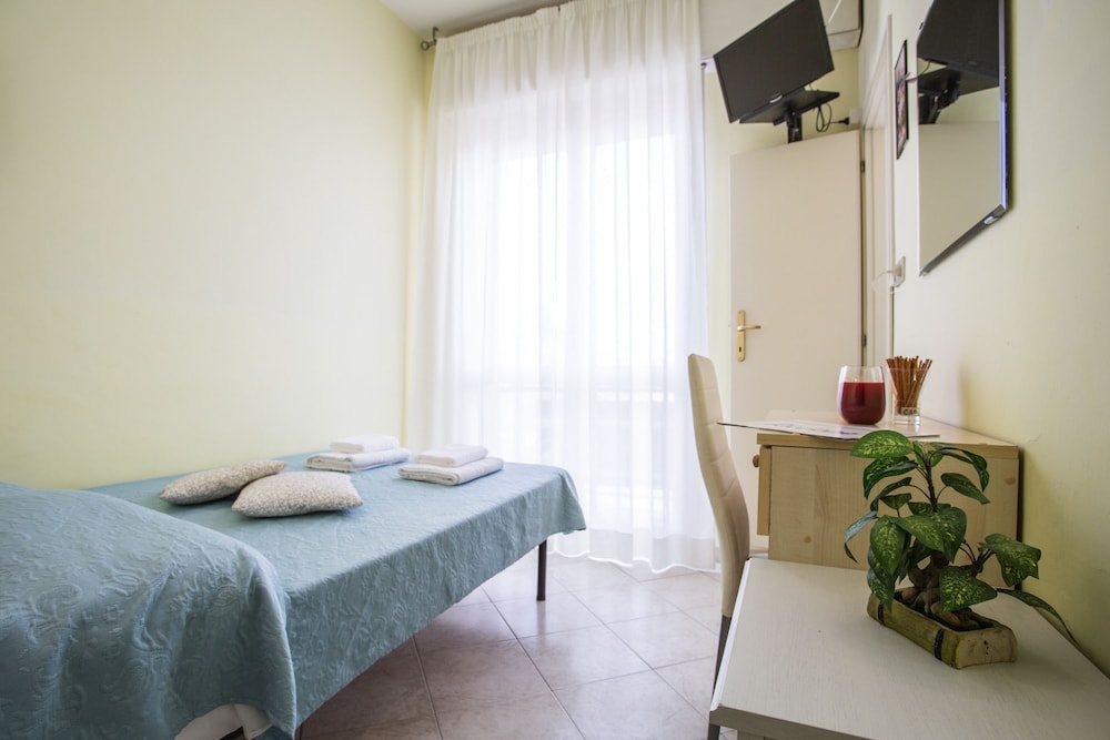 

Comiso - Riviera Romagnola, Mare Italia - Hotel Sant'Angelo