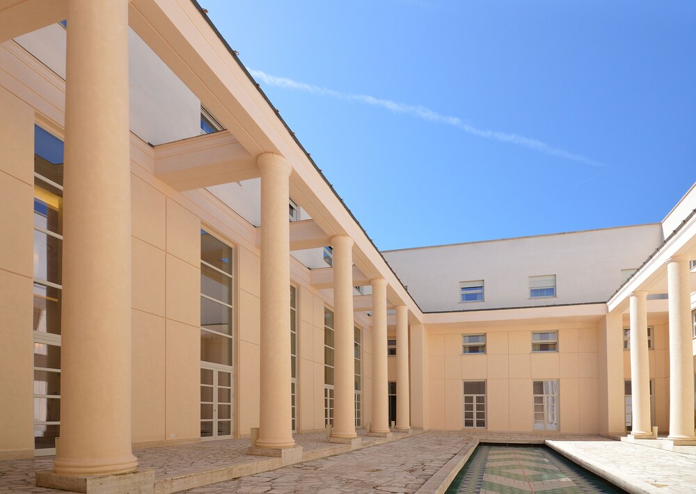

Bologna - Pozzuoli - Palazzo Esedra