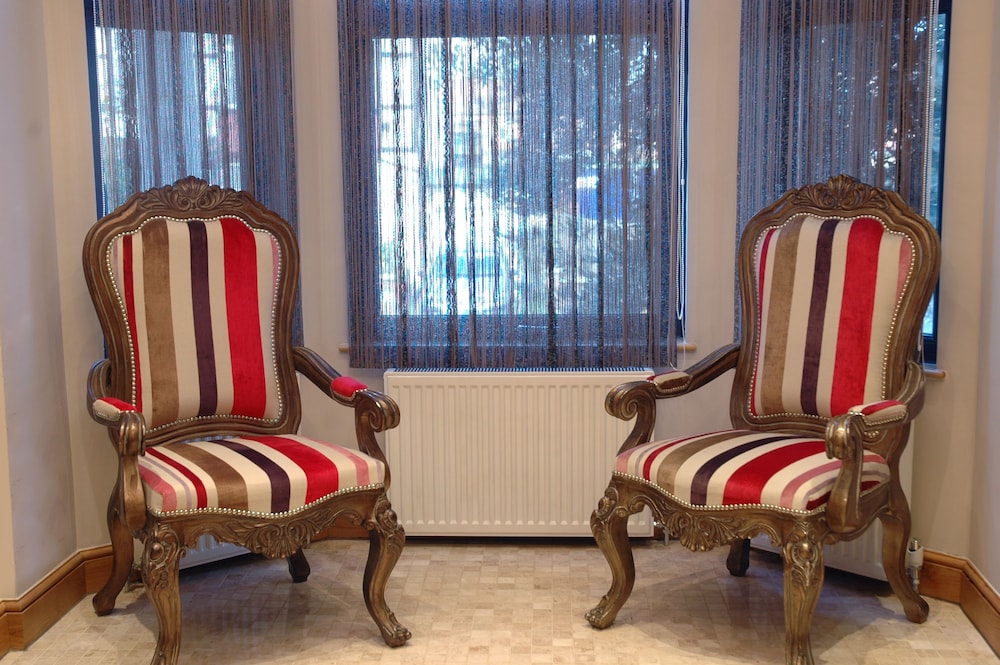 

Brindisi - Londra, Aeroporto di London Heathrow - Homestay Hotel Heathrow