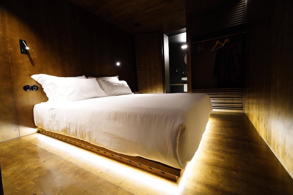 

Milano - Coimbra - Zero Box Lodge Coimbra