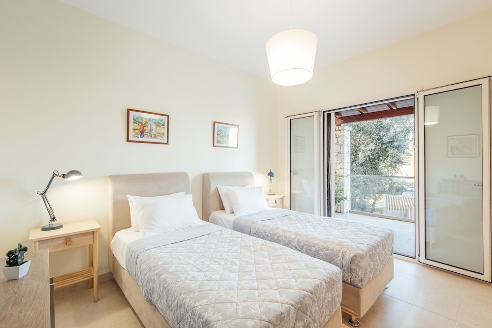 

Genova - Ksamil - Villa Breeze & Villa Coco by Konnect Avlaki Beach