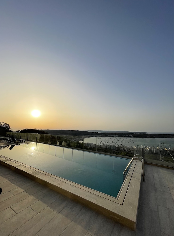 

Lamezia Terme - St Paul's Bay - Hotel VIU57