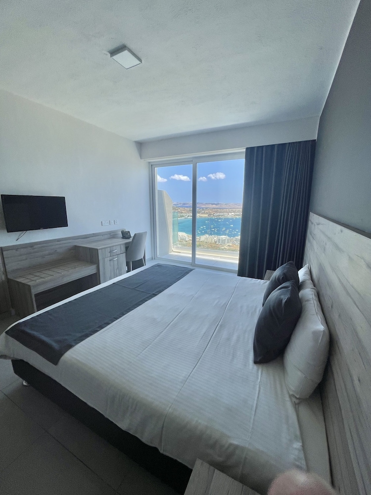 

Verona - Mellieha - Hotel VIU57