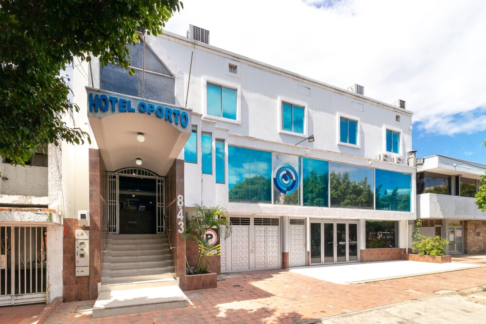 

Roma - Cúcuta - Ayenda Oporto Suites