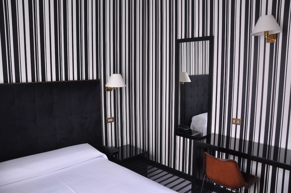 

Roma - Oviedo - Hotel Clarín