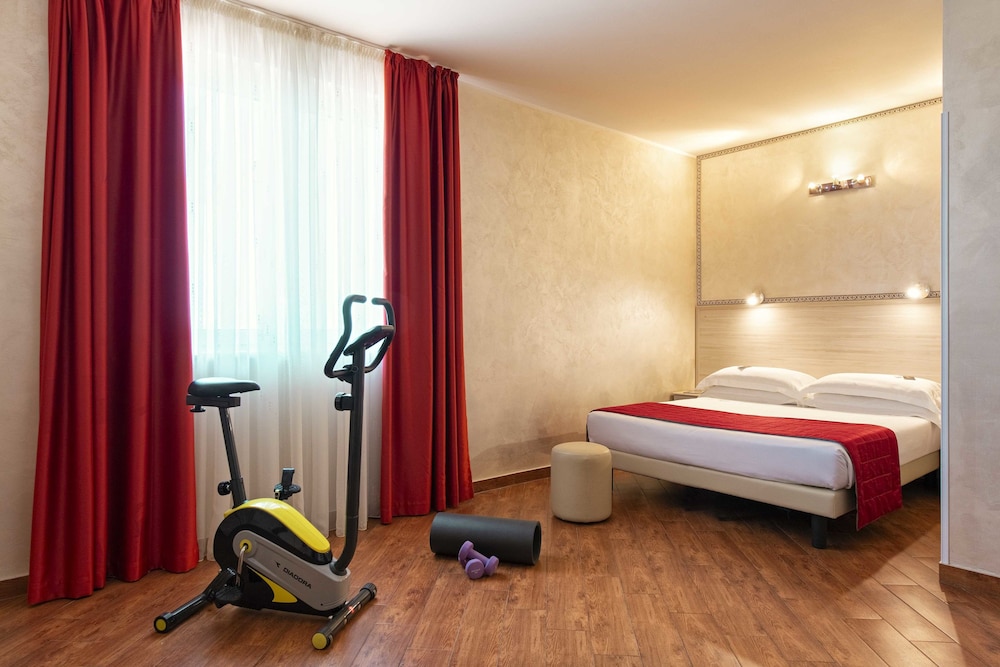

Milano - Pomezia - Simon Hotel