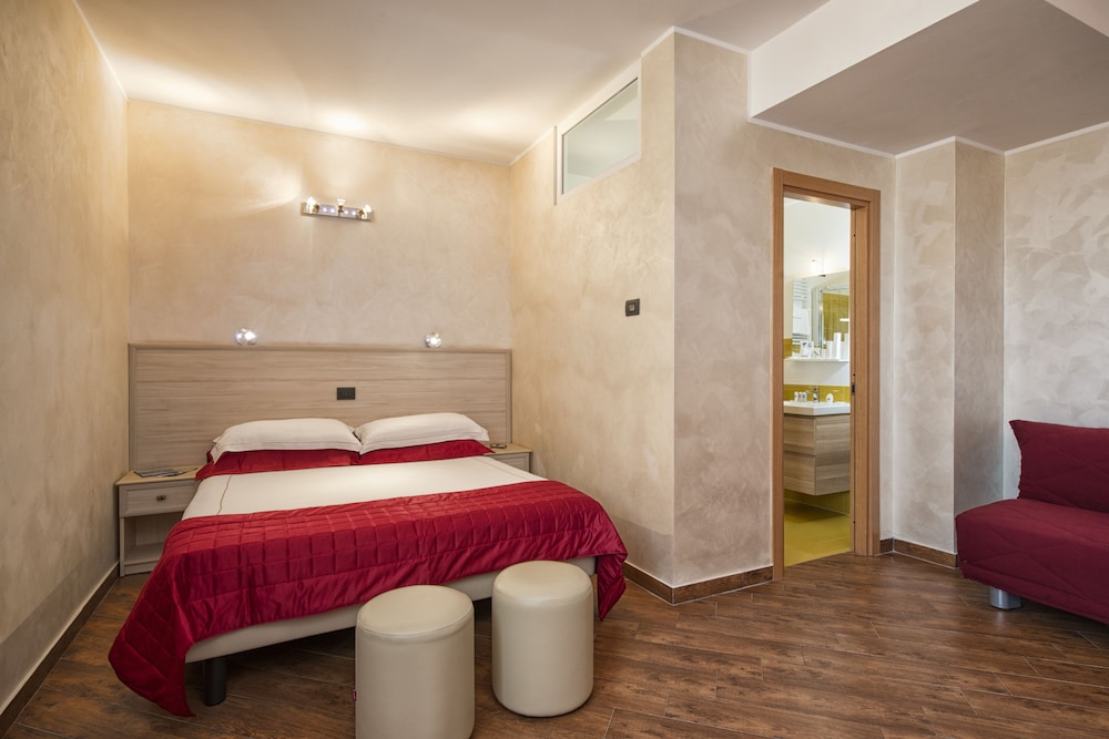 

Brindisi - Torvajanica - Simon Hotel