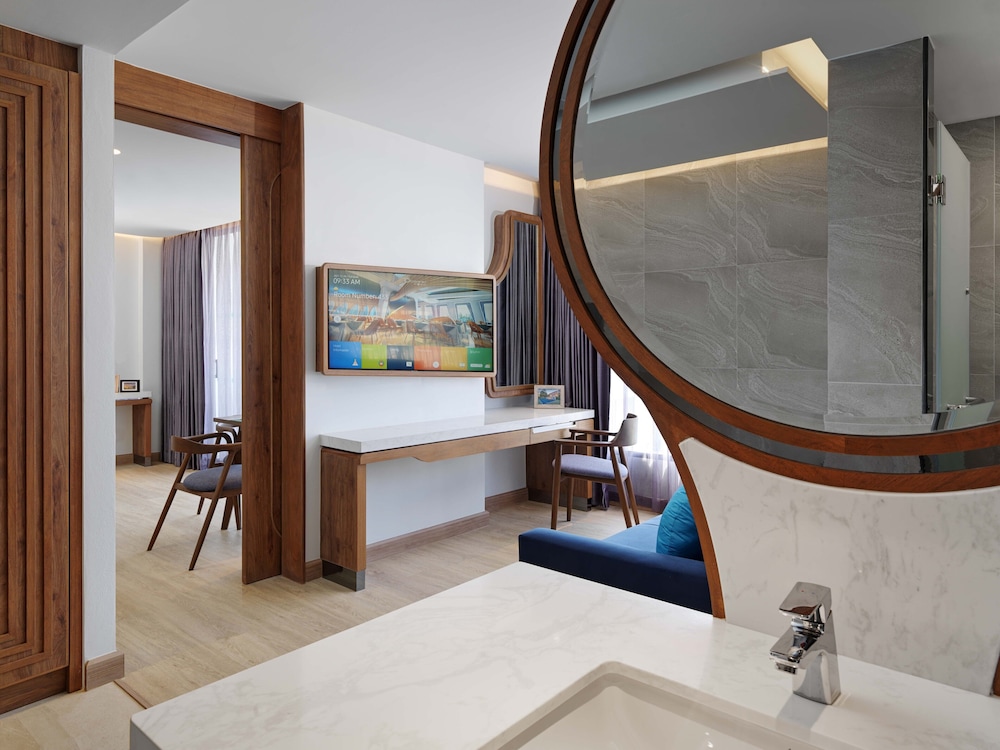 

Milano - Si Sunthon - The Oceanic Sportel Phuket - SHA Extra Plus