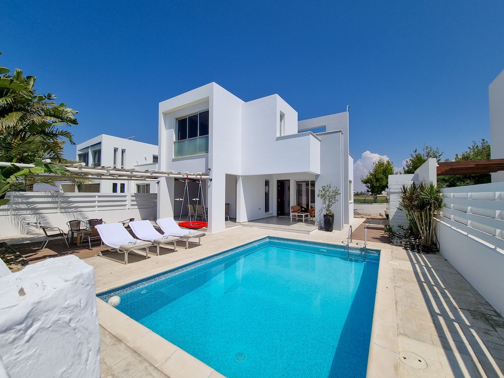 

Roma - Kiti - Private Pool Villa Next to the Beach