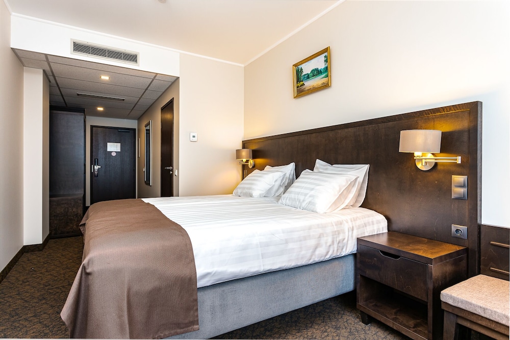 

Roma - Äigrumäe - Adoryal Hotell
