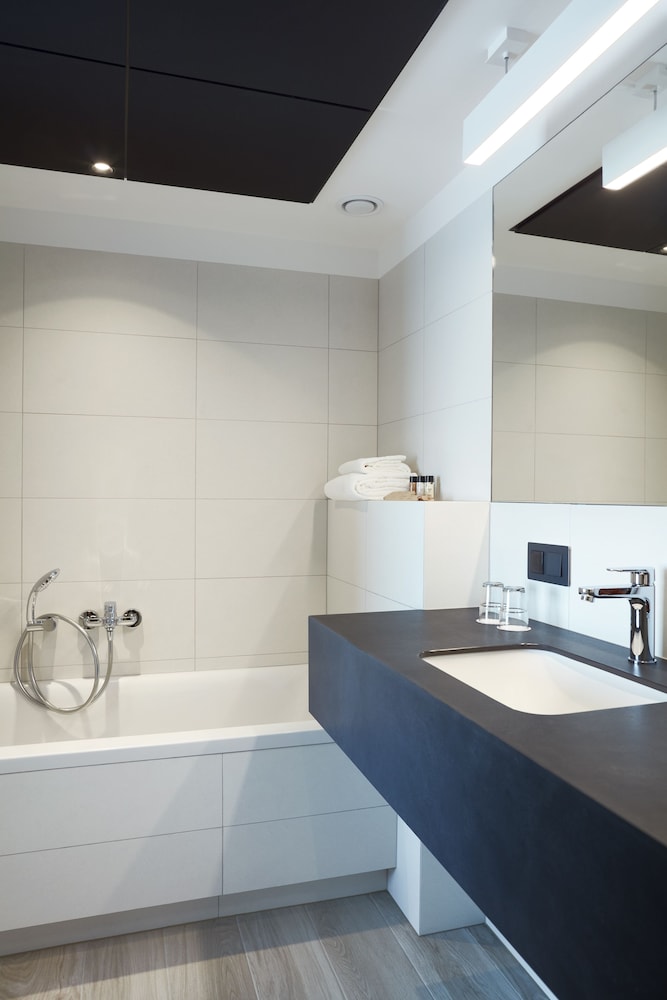 

Bari - Wroclaw - Q Hotel Plus Wrocław Bielany