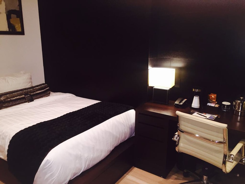 

Reggio Calabria - New York - Aeroporto La Guardia - The One Boutique Hotel