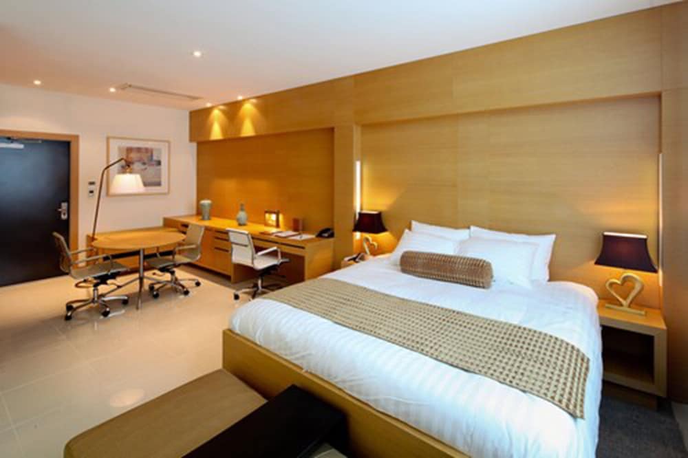 

Brindisi - New York - Aeroporto La Guardia - The One Boutique Hotel