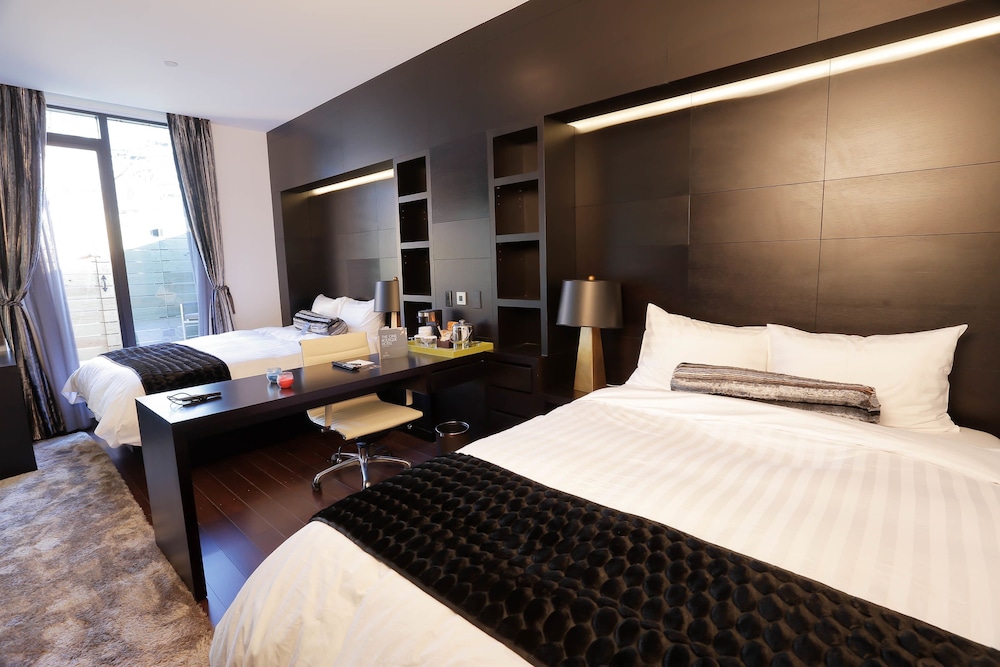 

Napoli - Queens - The One Boutique Hotel