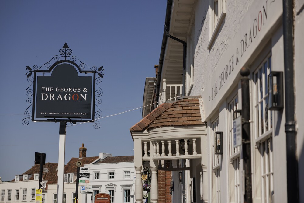 

Milano - Sevenoaks - The George & Dragon