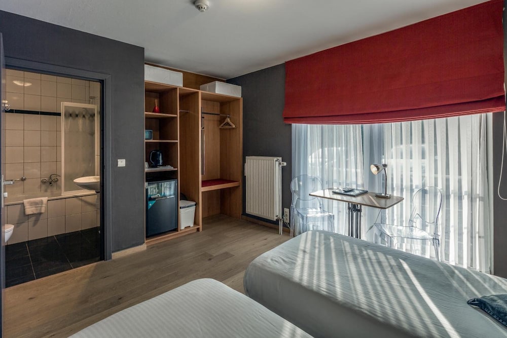 

Roma - Namur - New Hotel de Lives