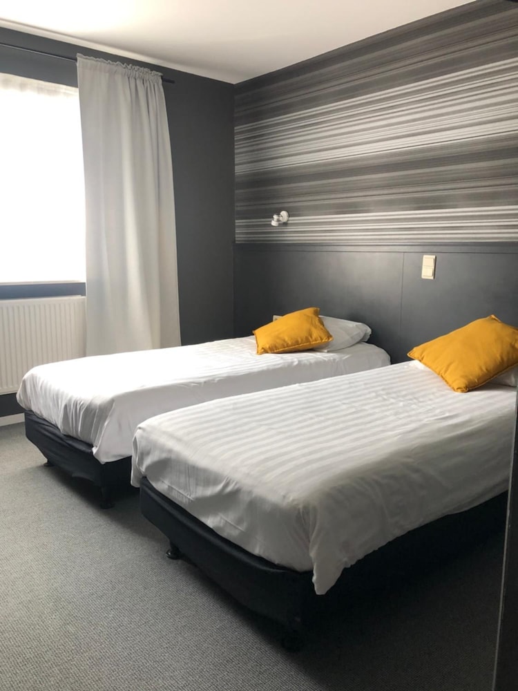 

Roma - Namur - New Hotel de Lives