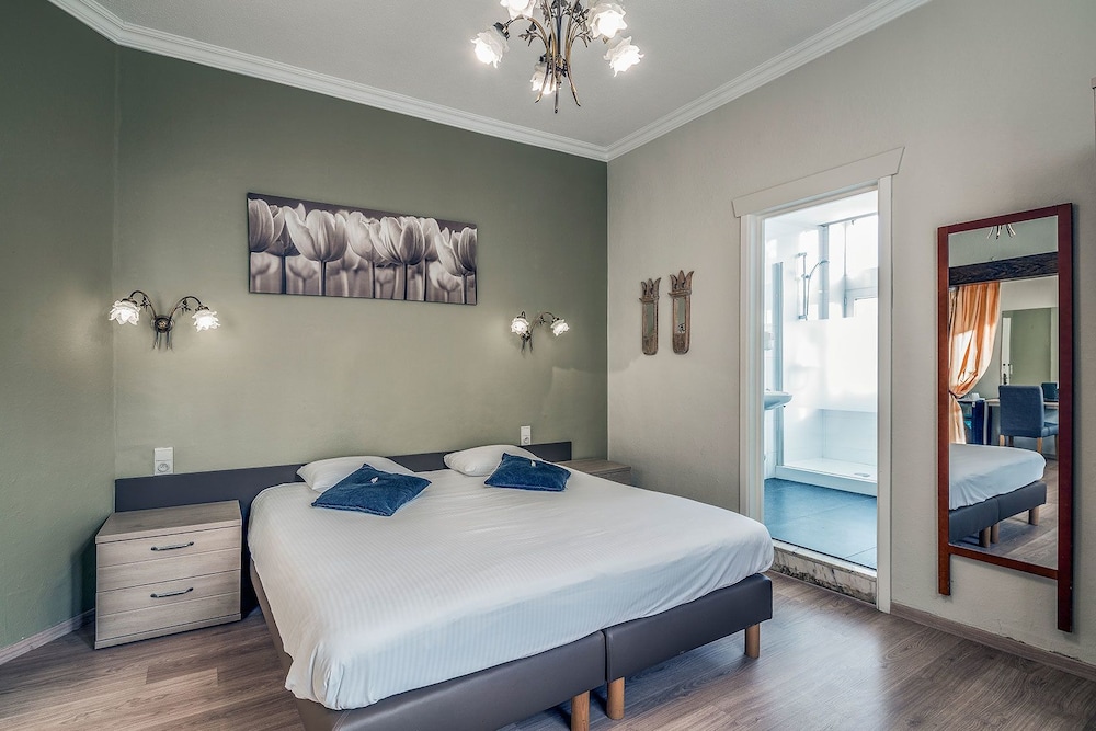 

Roma - Namur - New Hotel de Lives