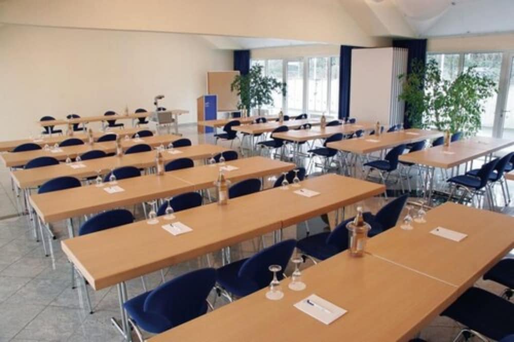

Milano - Leverkusen - Hotel am Wald