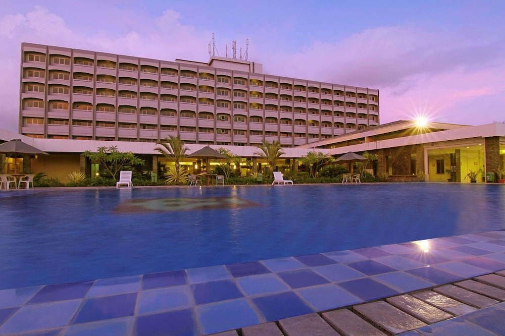 

Milano - Padang - Pangeran Beach Hotel