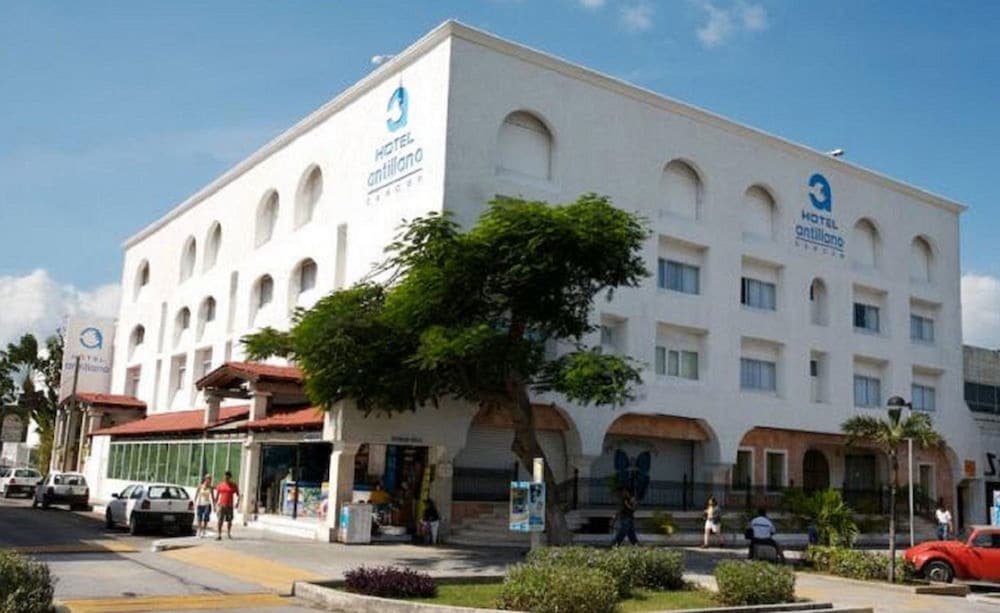 

Roma - Cancun - Hotel Antillano