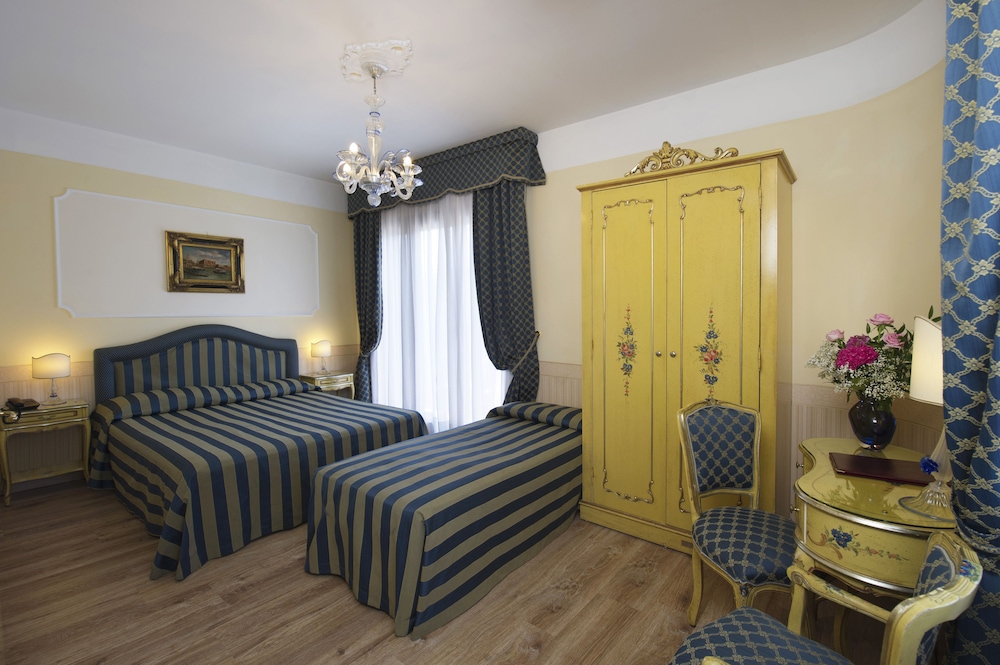 

Catania - Lido di Venezia - Hotel Villa Edera