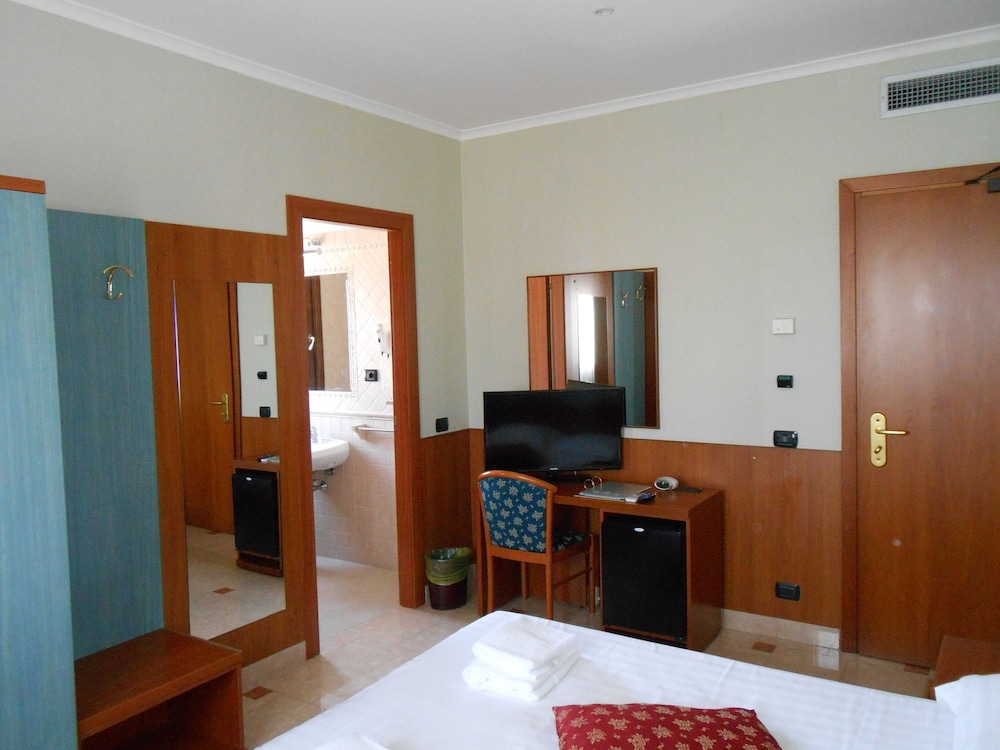 

Cagliari - Fiumicino - Hotel Riviera Fiumicino