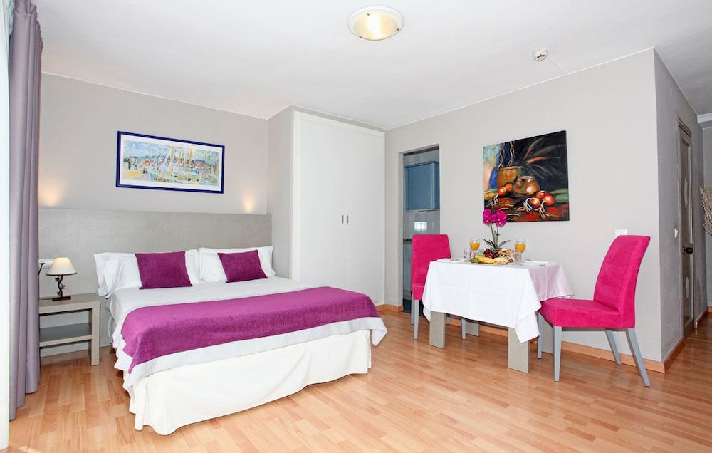 

Milano - Marbella, Costa del Sol - Hotel El Faro Marbella