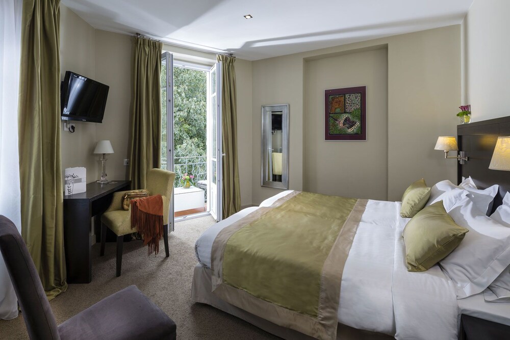 

Venezia - Antibes - Juan Les Pins - La Place Boutique Hotel