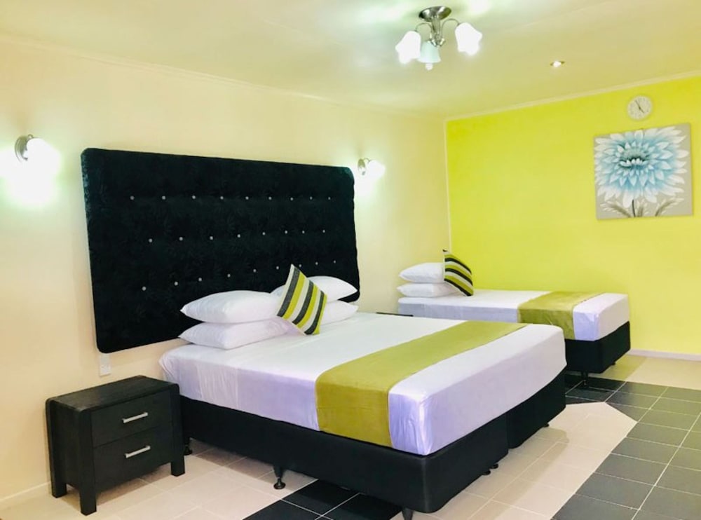 

Bologna - Apia - Moatoga Hotel
