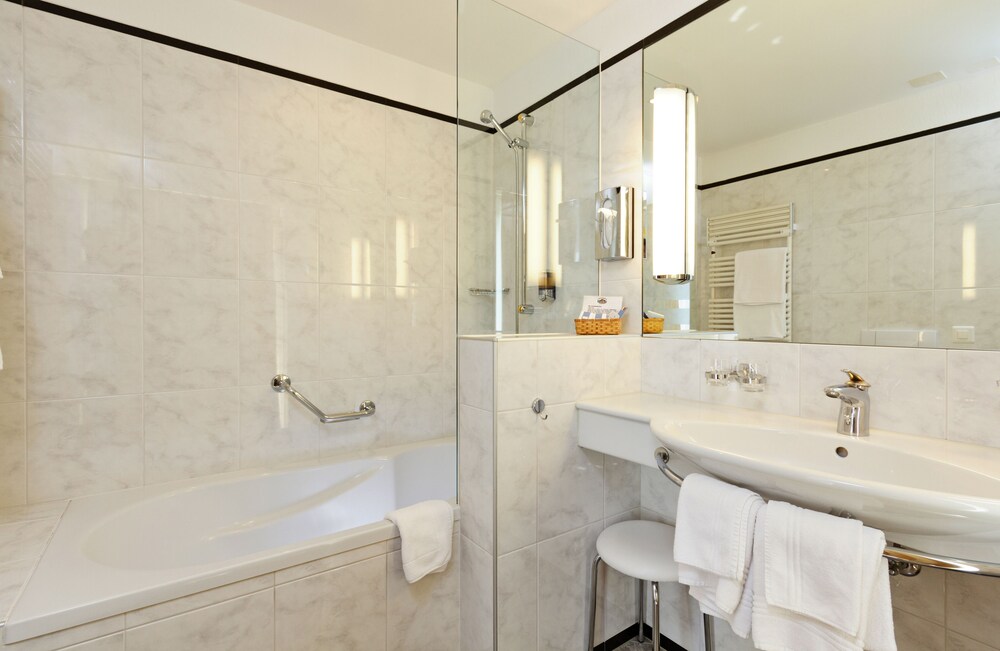 

Roma - Sils Maria - Schweizerhaus Swiss Quality Hotel