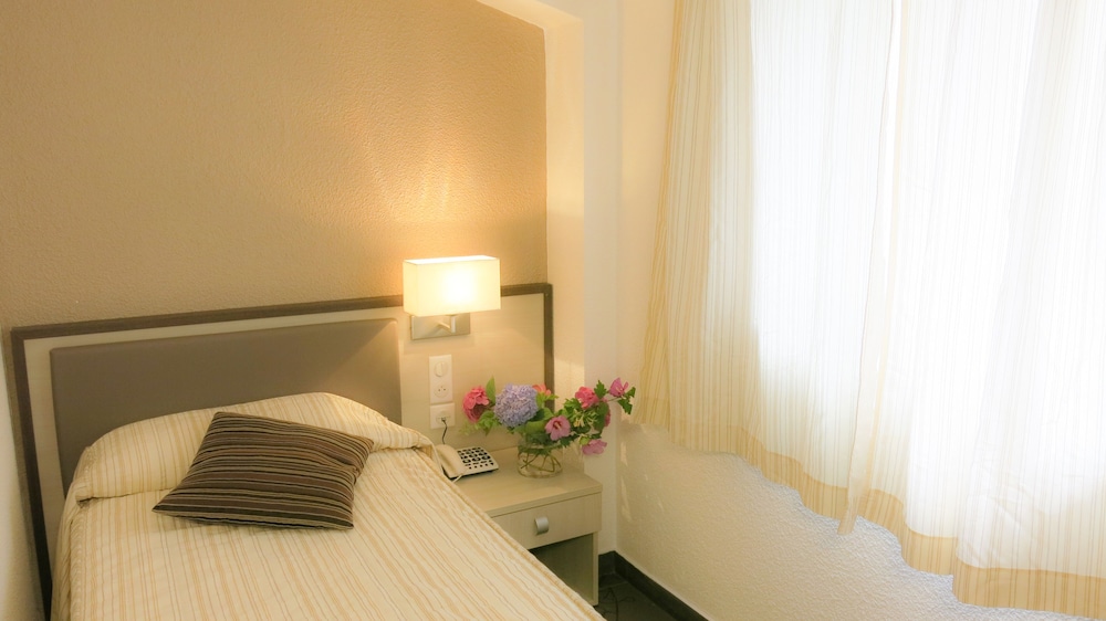 

Napoli - Alti Pirenei - Hautes-Pyrénées, Francia - Hôtel La Source