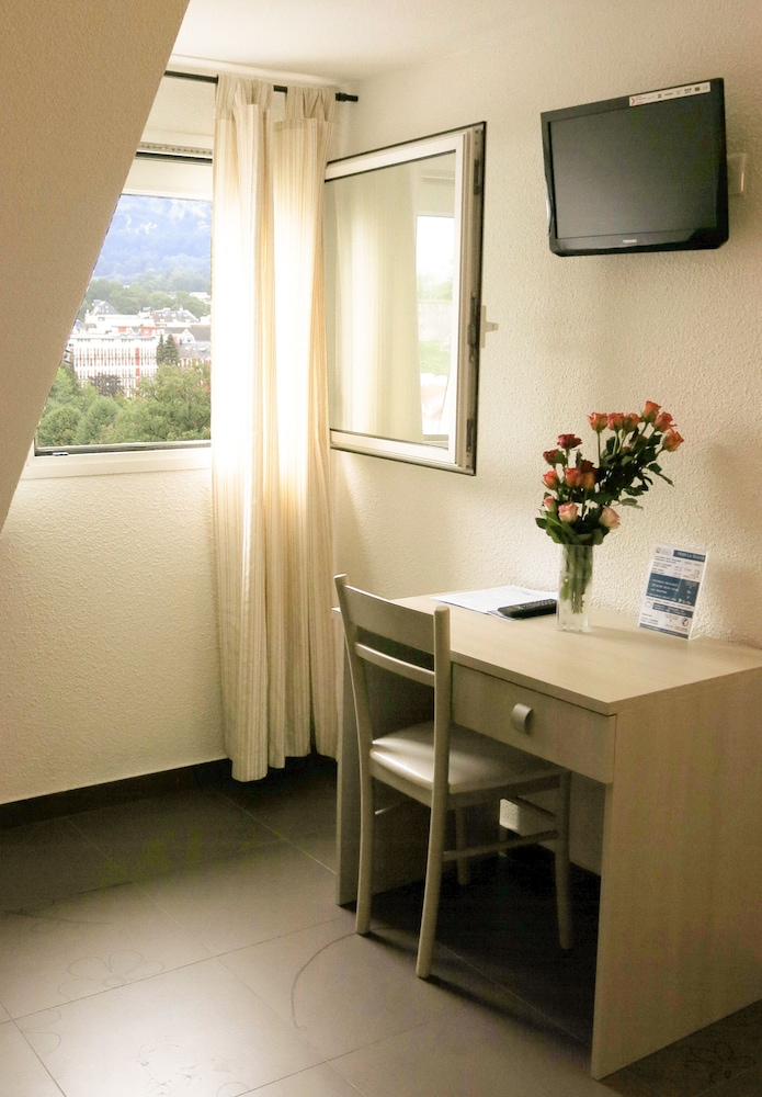 

Milano - Alti Pirenei - Hautes-Pyrénées, Francia - Hôtel La Source