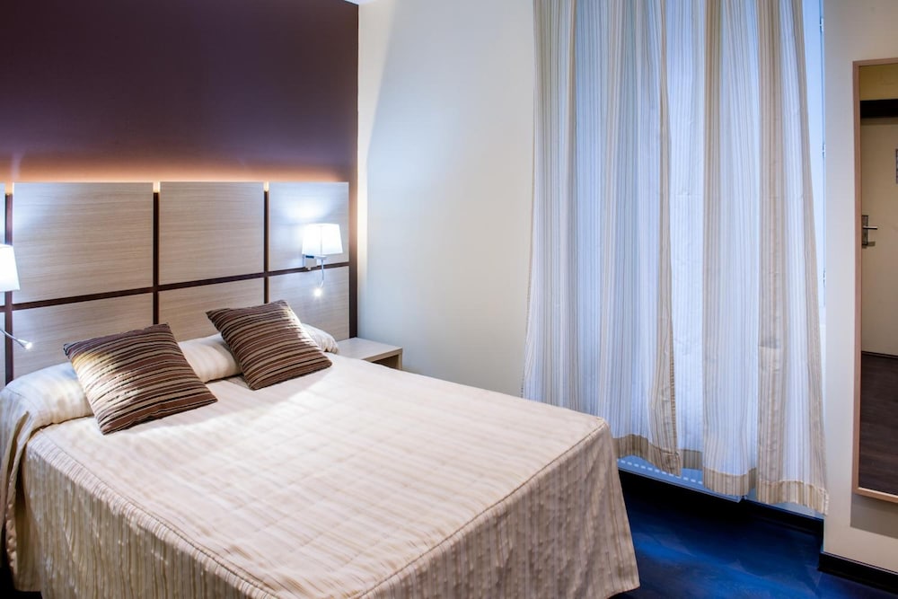 

Roma - Alti Pirenei - Hautes-Pyrénées, Francia - Hôtel La Source